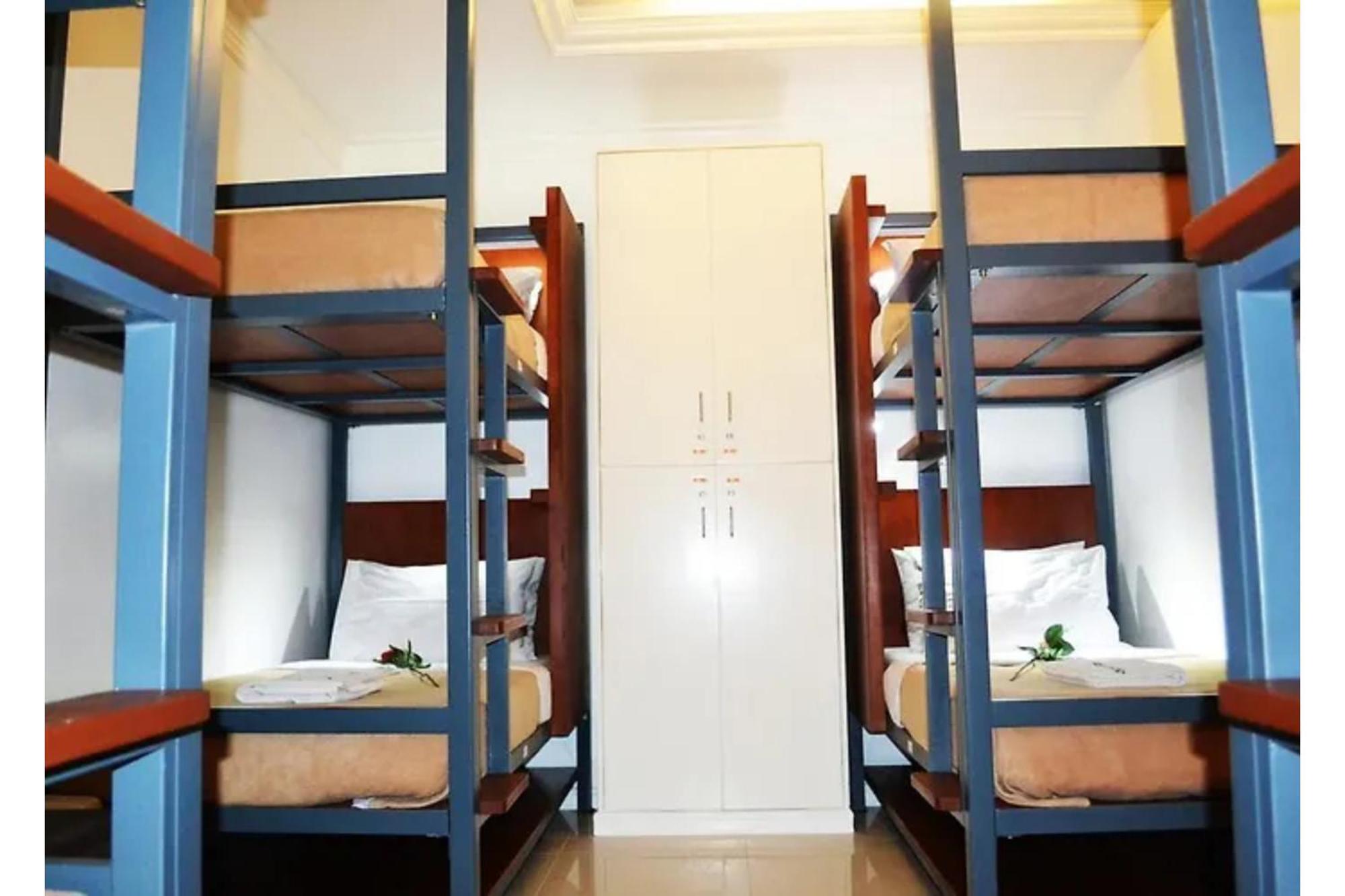 Townhouse Oak Vip Suites, Near Pnr Pasay Evangelista, Makati Manila Makati City Екстериор снимка
