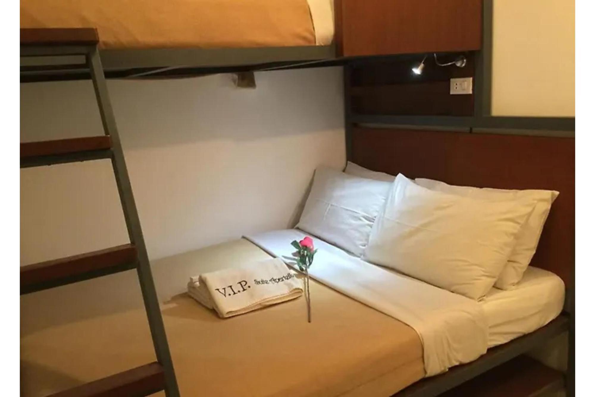 Townhouse Oak Vip Suites, Near Pnr Pasay Evangelista, Makati Manila Makati City Екстериор снимка