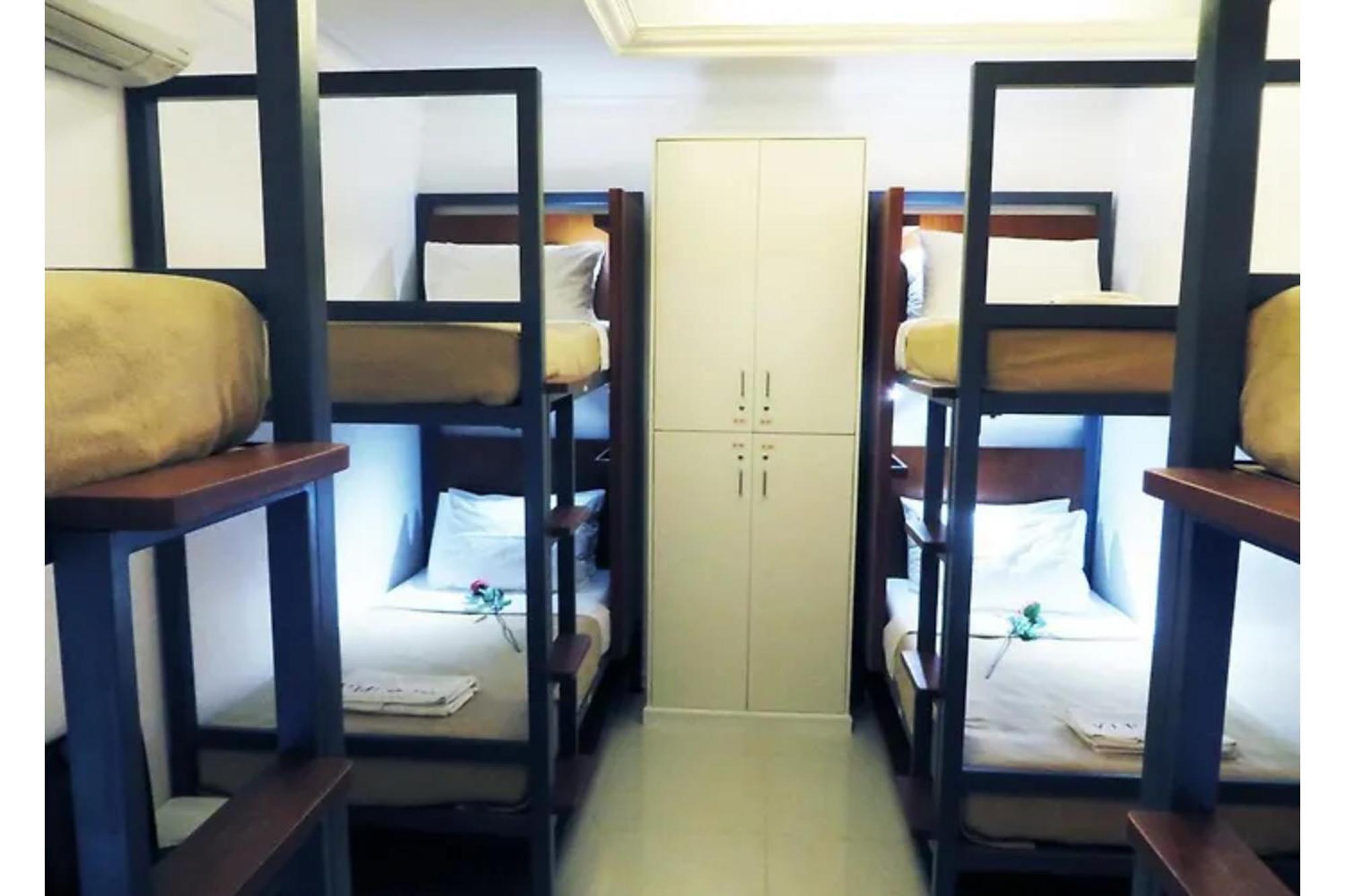 Townhouse Oak Vip Suites, Near Pnr Pasay Evangelista, Makati Manila Makati City Екстериор снимка