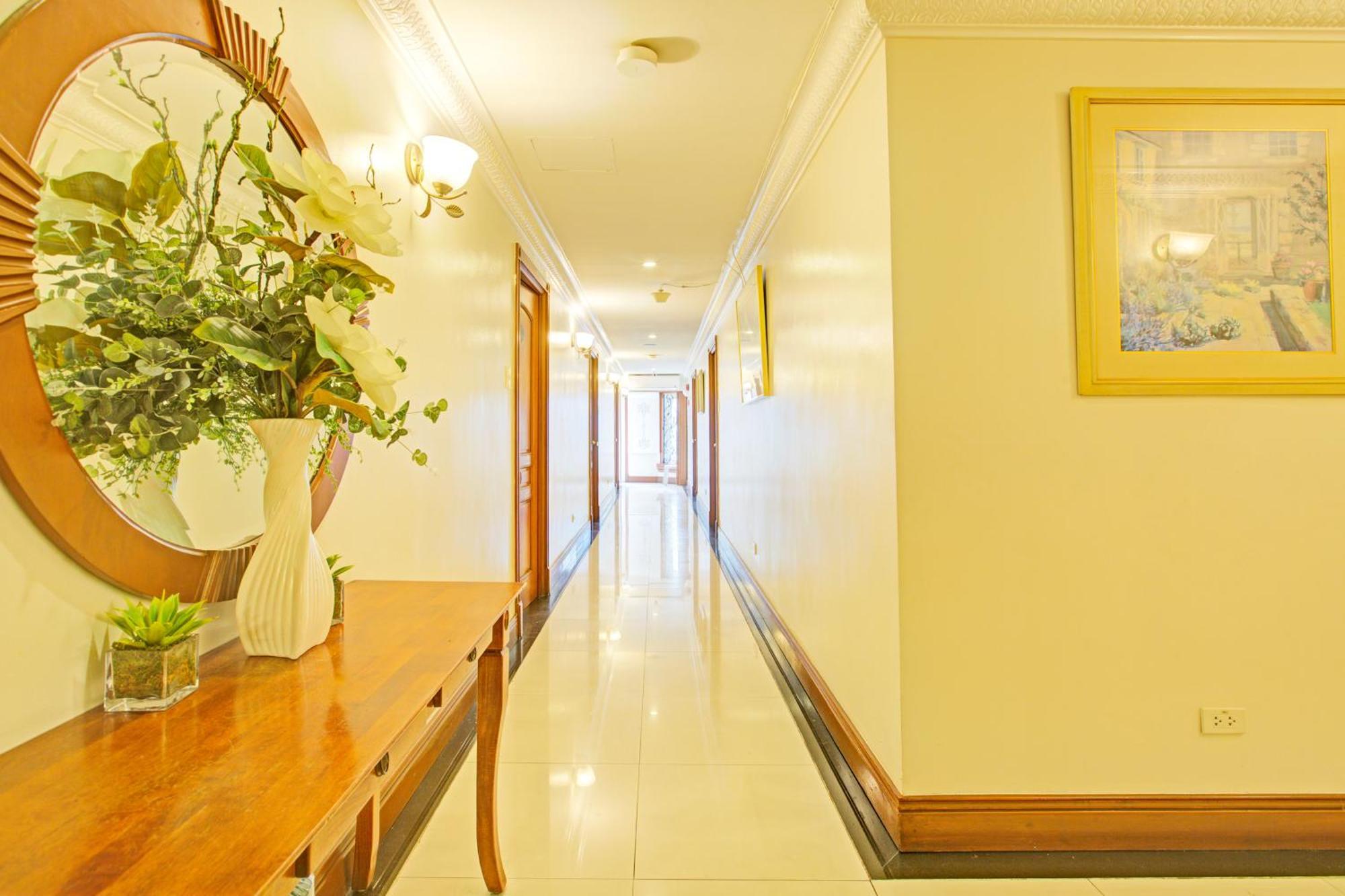Townhouse Oak Vip Suites, Near Pnr Pasay Evangelista, Makati Manila Makati City Екстериор снимка