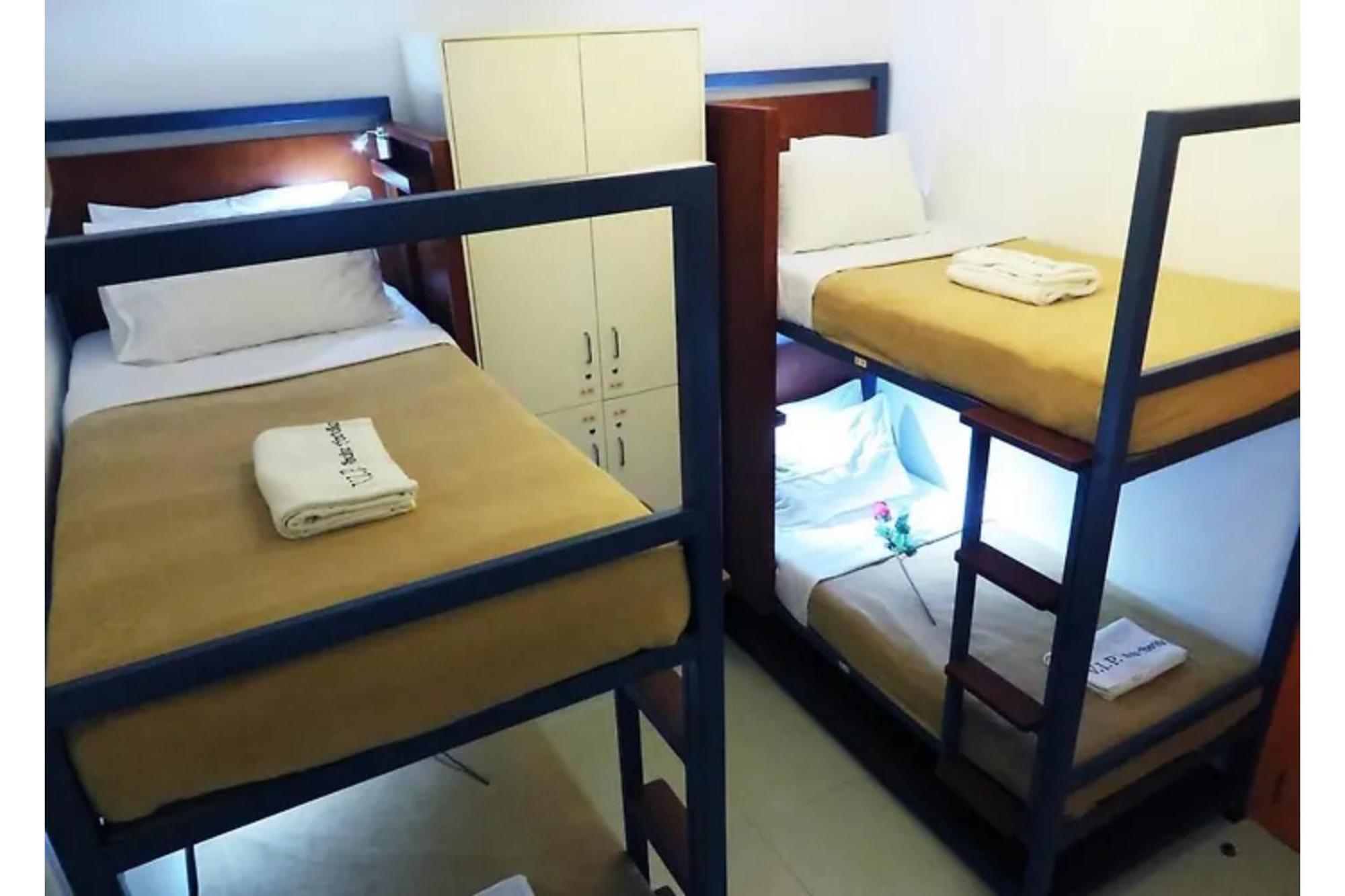 Townhouse Oak Vip Suites, Near Pnr Pasay Evangelista, Makati Manila Makati City Екстериор снимка