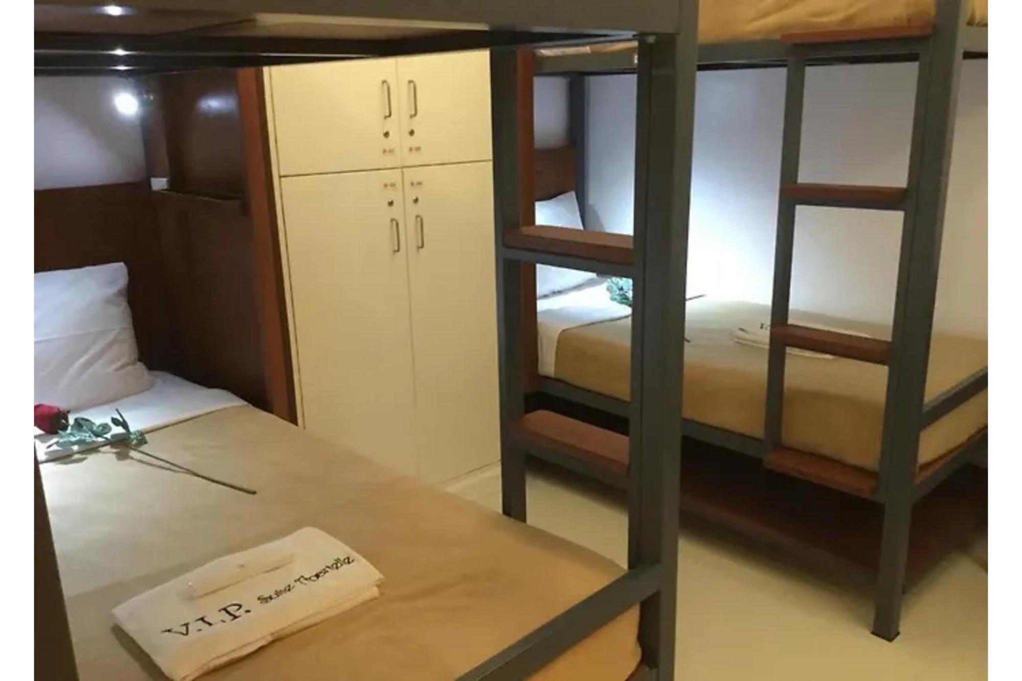 Townhouse Oak Vip Suites, Near Pnr Pasay Evangelista, Makati Manila Makati City Екстериор снимка