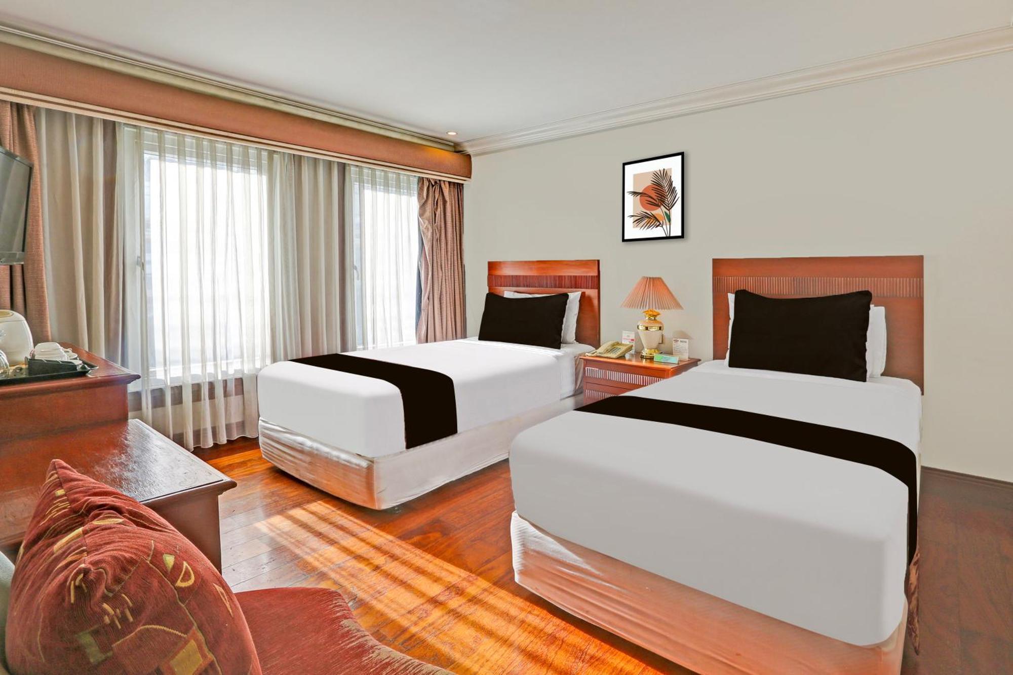 Townhouse Oak Vip Suites, Near Pnr Pasay Evangelista, Makati Manila Makati City Екстериор снимка