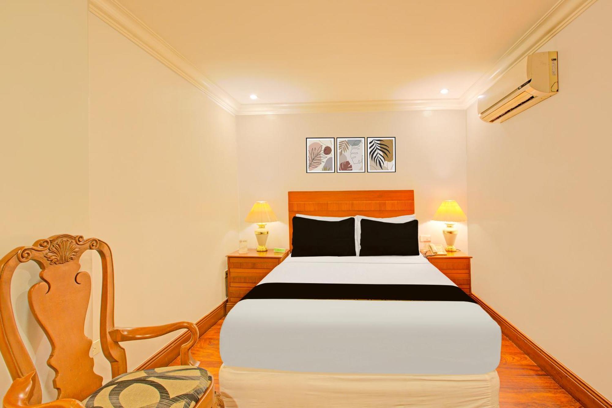 Townhouse Oak Vip Suites, Near Pnr Pasay Evangelista, Makati Manila Makati City Екстериор снимка